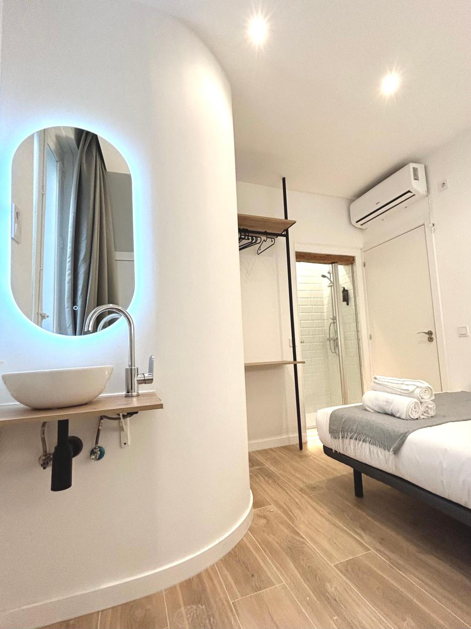 Casa De Huespedes San Andres Hotel Мадрид Екстериор снимка