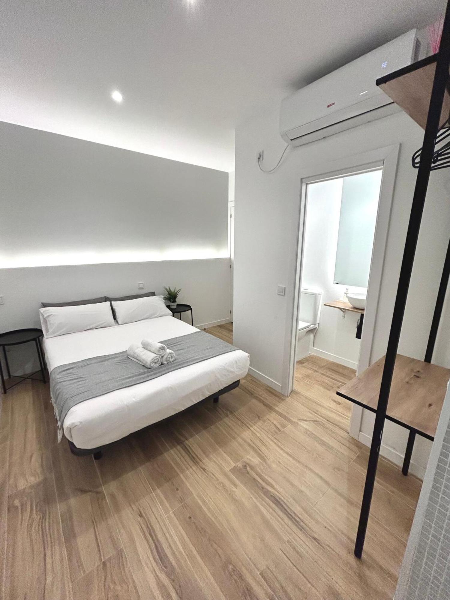 Casa De Huespedes San Andres Hotel Мадрид Екстериор снимка